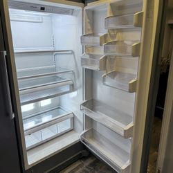 Frigidaire Refrigerator 