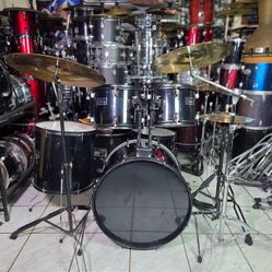 Complete Drum Set  !!! $350 Or Best Offer !