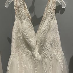 Oleg Cassini Wedding dress
