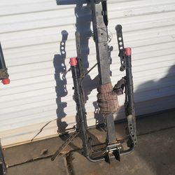 hitch-mounted bicycle carrier