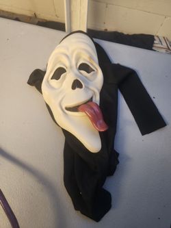 Scary movie mask
