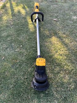 DEWALT
20V MAX 13 in. Cordless Battery Powered String Trimmer (Tool Only)