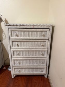 Chest of drawers