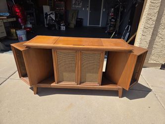 MCM Admiral Stereo console