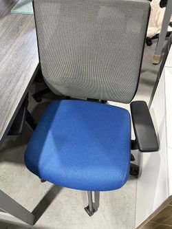 Donati R8G Ergonomic Task Chair  – $300 📦 Florida