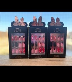 Disney x Revolution Fake Press on Nails