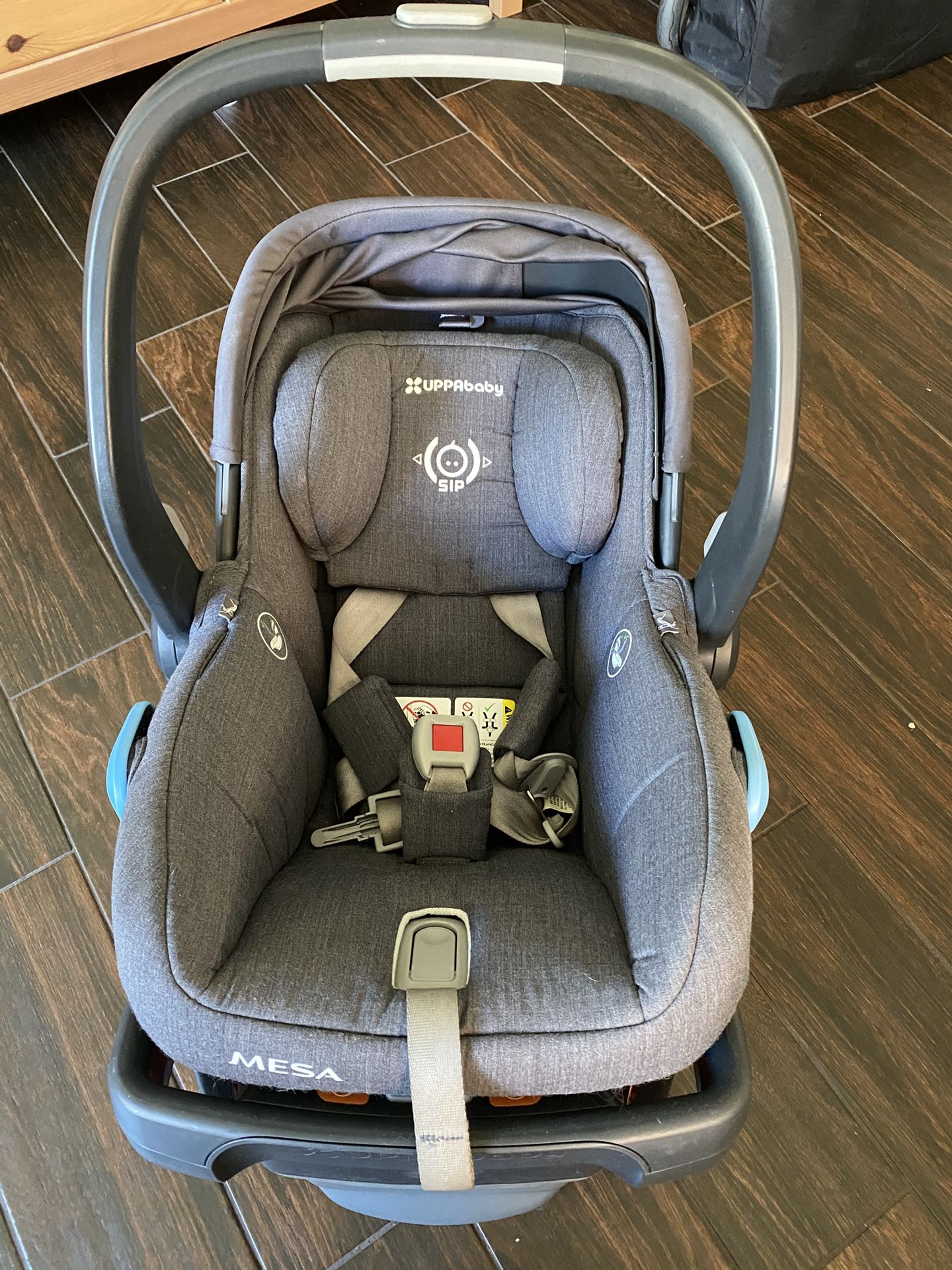 Uppababy Mesa Car Seat With Base