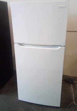 Frigidaire Top Mount White Refrigerator
