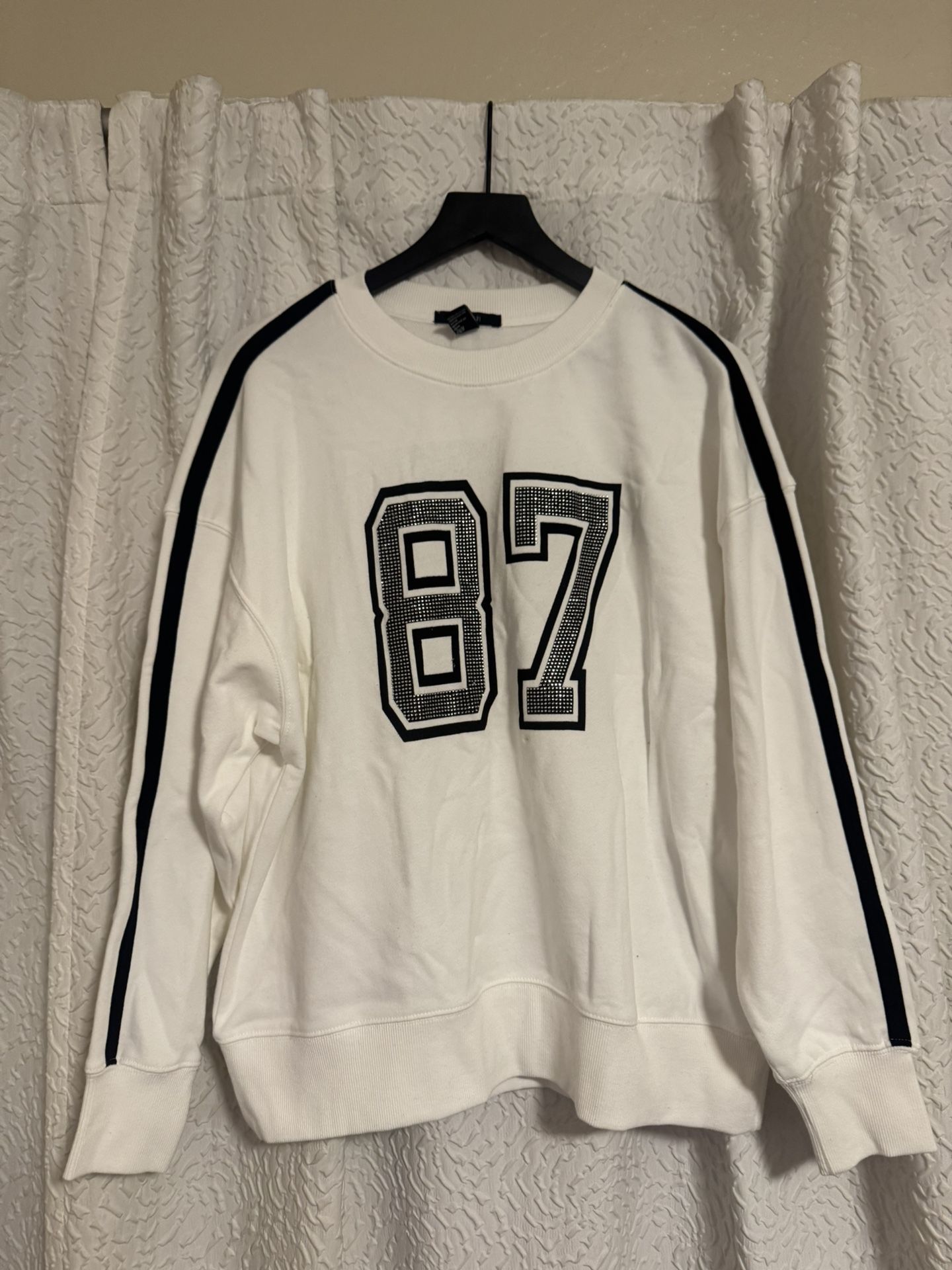 Women’s Forever 21 Sweater NEW