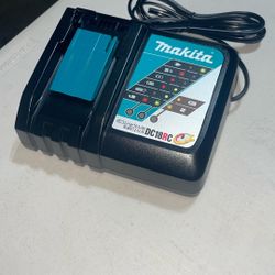New Makita Fast Charger 18v (DC18RC) - Pick Up Only 