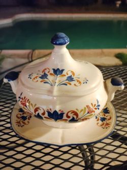 Gravy boat