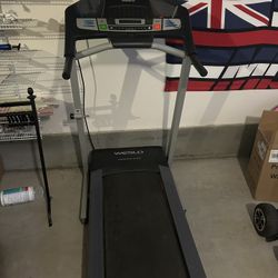 Weslo Cadence G 5.9i Folding Treadmill 