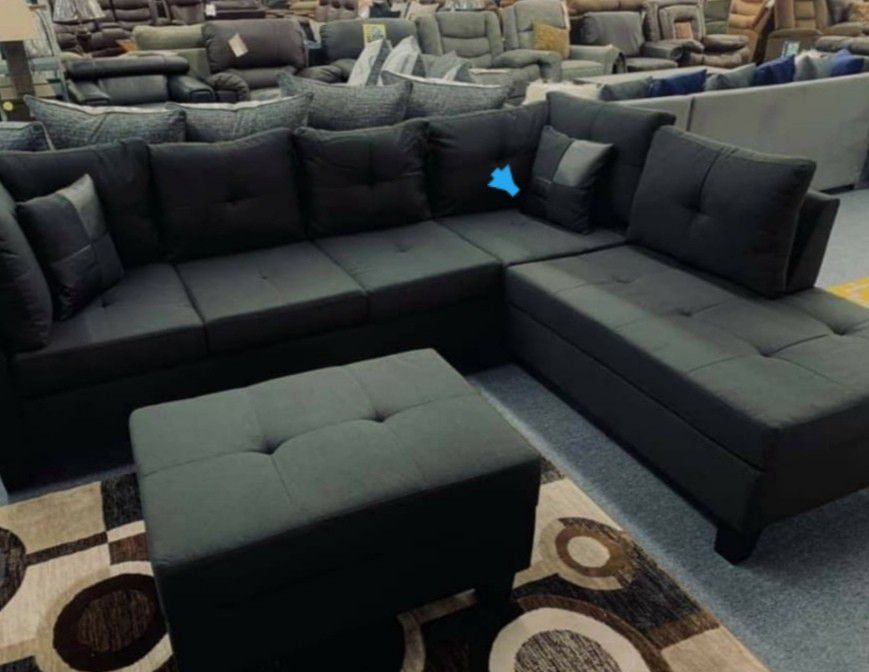 New 🎗️💲Pablo Black Sectional
by Global
     