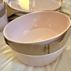 New - Mikasa Madison Pink Set of 4 Dinner Plates and Mikasa Madison Pink Set of 4 Bowls