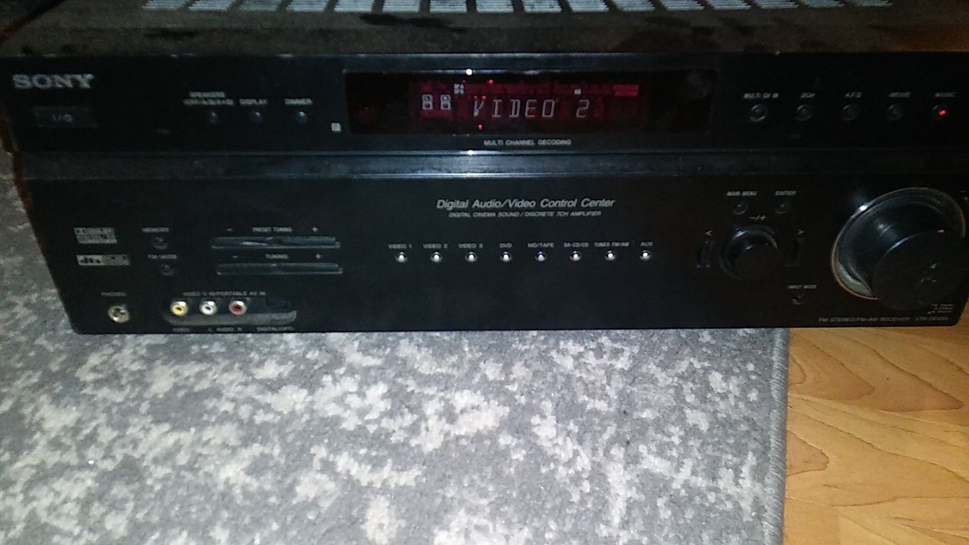 2 vintage receivers working very well great condition