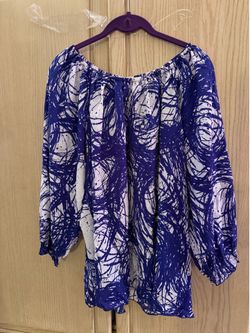 Susan Graver new blue with white woman’s top