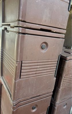 Cambro with wheels