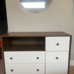South Shore Furniture Changing table/dresser