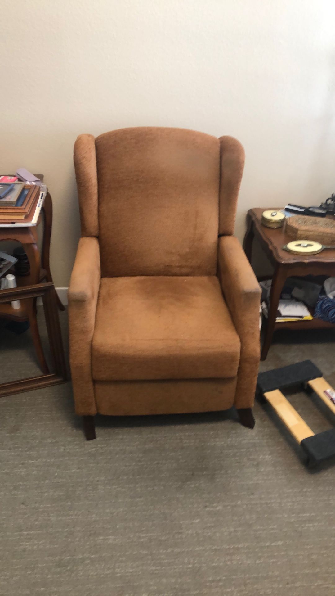 Reclining Chair: Great Condition 