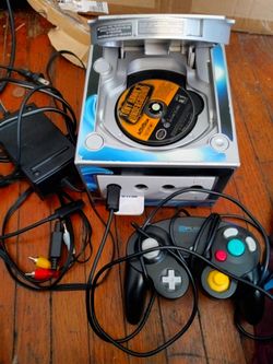 Nintendo GameCube DOL-101 console doesn't read disc
