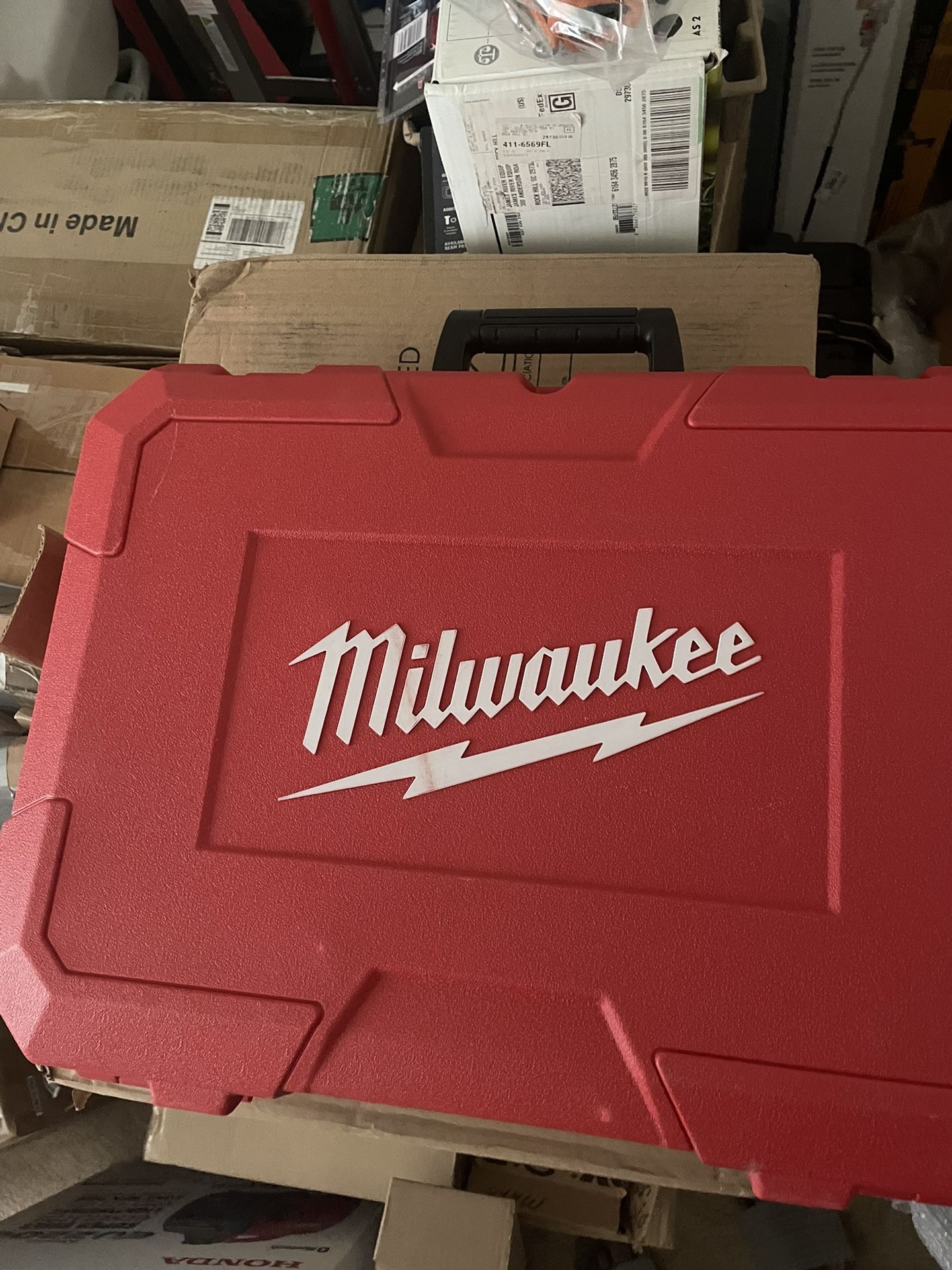 Milwaukee® 2674-22C M18™' SHORT THROW PRESS TOOL KIT WITH 10-20-0693 PEX CRIMP JAWS OBO