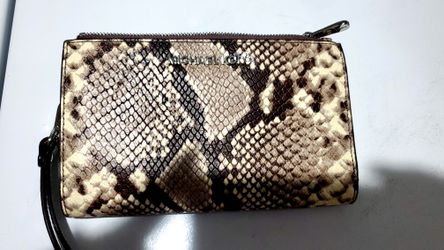 Michael Kors wristlet