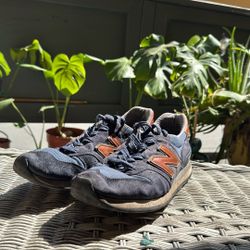 New Balance Sz 11.5 Blue Suede With Leather Trim