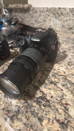 Canon EOS Rebel T5 DSLR Camera with Lens