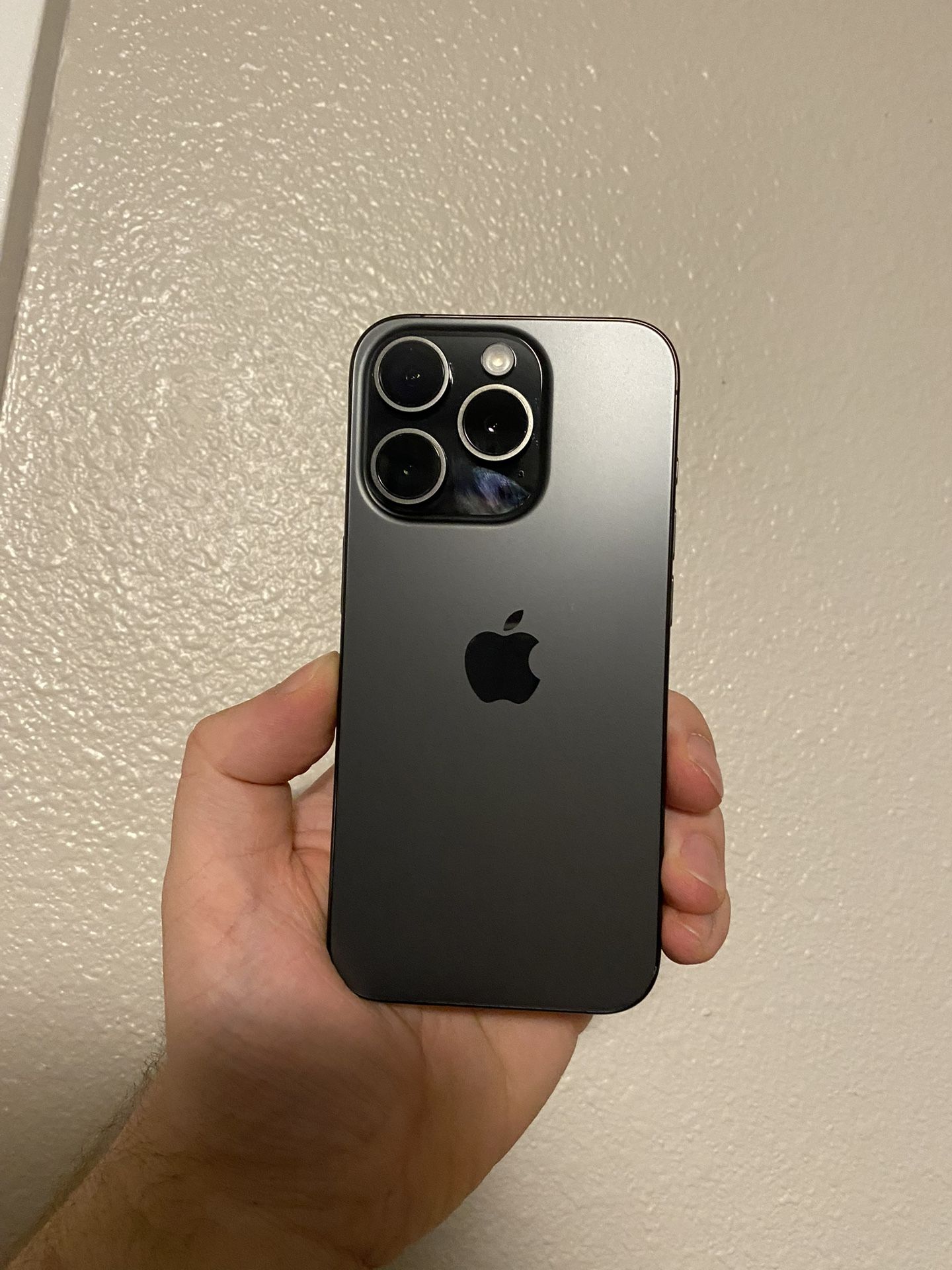 iPhone 15 Pro 1 TB Unlocked Very Good Condition