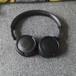 JBL Wireless Headphones 