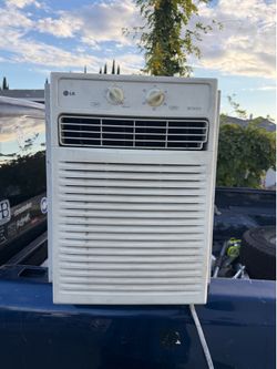 LG LC8000Y4 Window Air Conditioner
