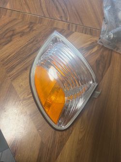 LEFT/driver-side front turn signal/corner light