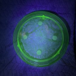 1930's Collectible Jeanette Depression Uranium Vaseline Glass Cake Plate