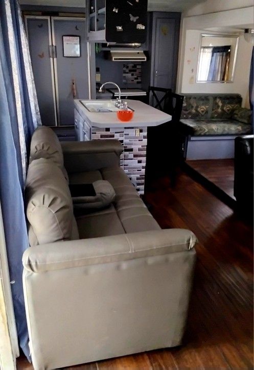 1996 Terry coleman 32ft Fifth Wheel trailer