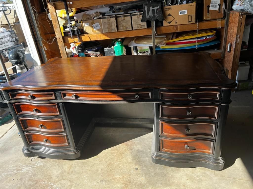 Hooker Leather Top Excutive Desk