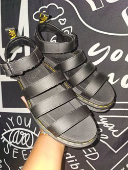 Dr. Martens Blaire Platform Sandal - size 11