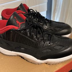 Nike Air Jordan Retro 11 Low “Bred” Size 13