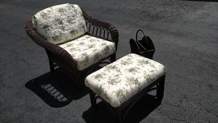 Brown Wicker Set with Ottoman