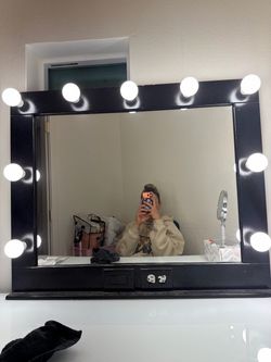 Vanity mirror