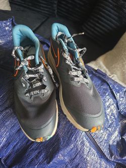 Nike Trail Running Sneakers Gray Orange Blue size 6y