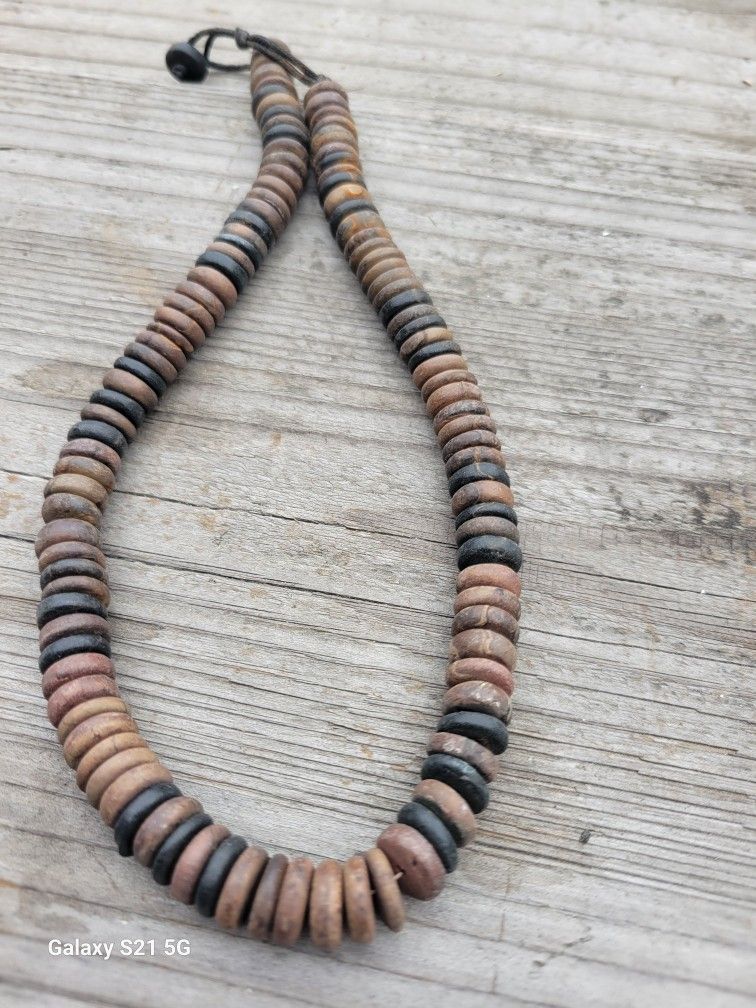 wood flat beads necklace