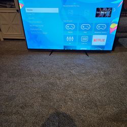 55 inch hisense tv with remote and brand new batteries