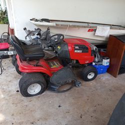 Lawn Tractor HUSKEE