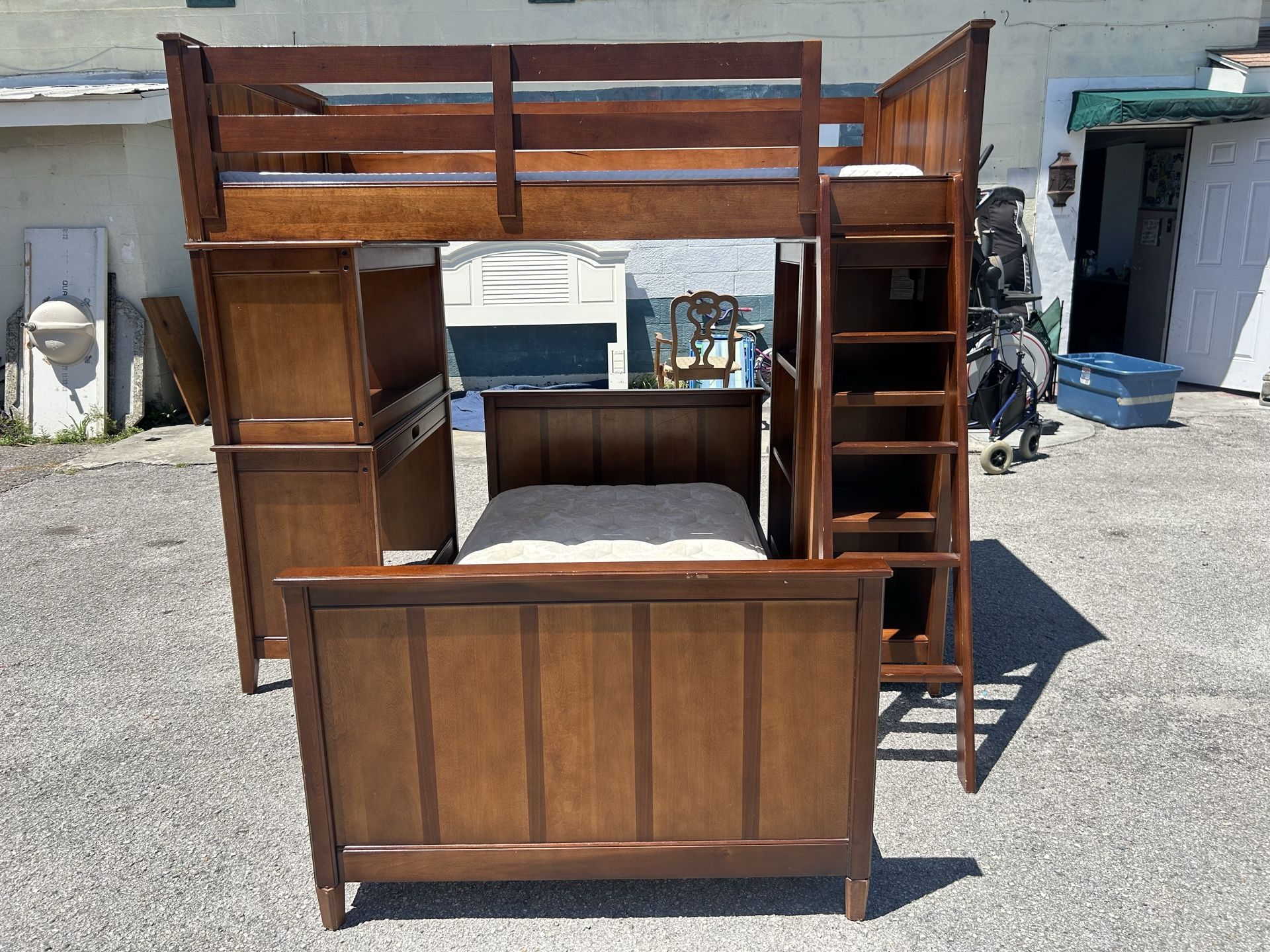 Bunk bed with mattress