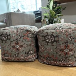 2 Poufs 