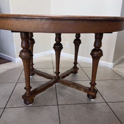 Antique Round Table And 4 Chairs