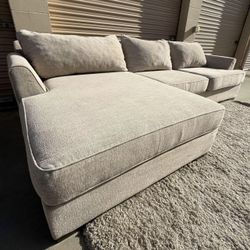 Beautiful Oversized 2-Piece Chaise Sectional Sofa Couch