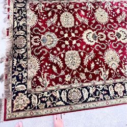Vintage Handmade Wool Rug In Good Condition