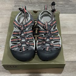 Size 6.5 KEEN Women’s Newport H2 Sandal, Magnet/ Hot Coral
