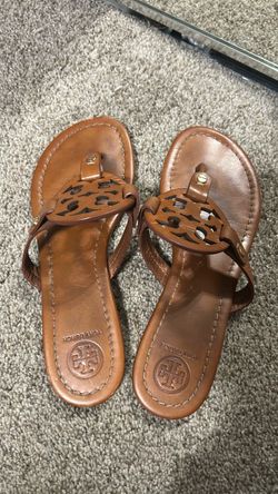 Tory Burch tan size 7